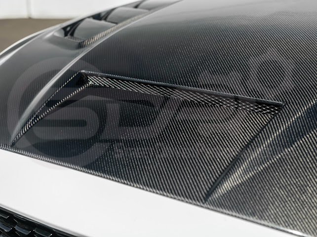 2018-2023 FORD MUSTANG S550 | TERMINATOR STYLE CARBON FIBER FRONT AIR VENTED HOOD